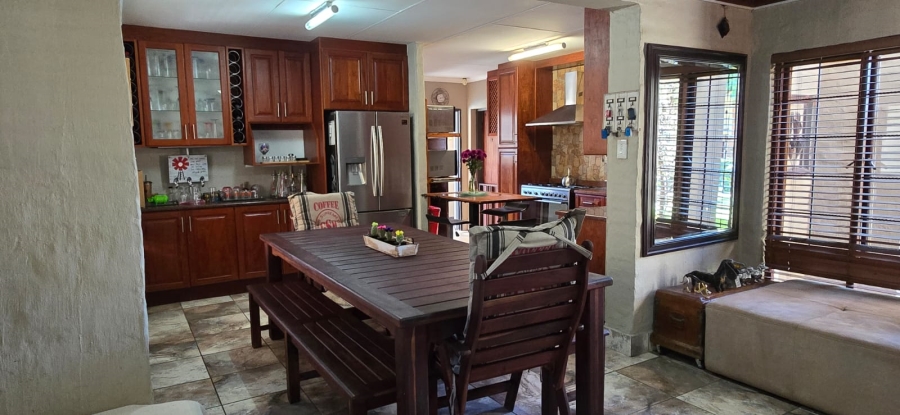 4 Bedroom Property for Sale in Waterval East North West